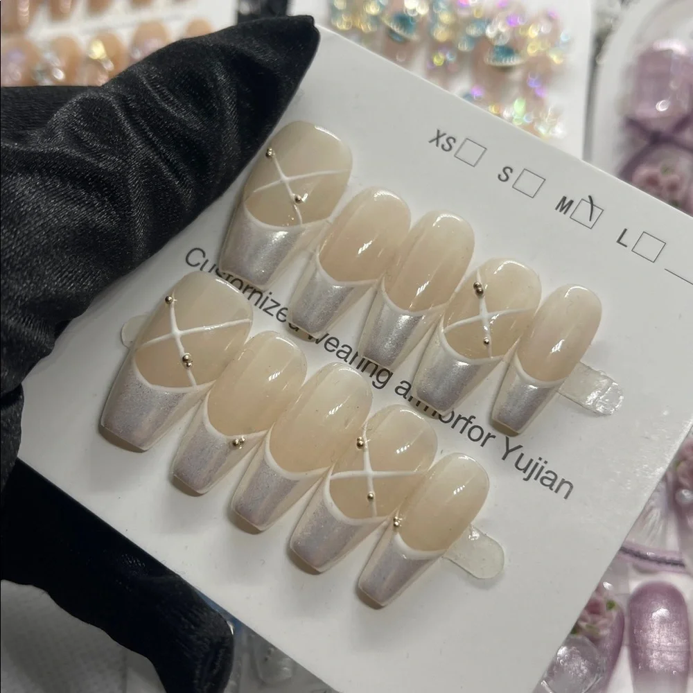 M size Elegant White custom nail set